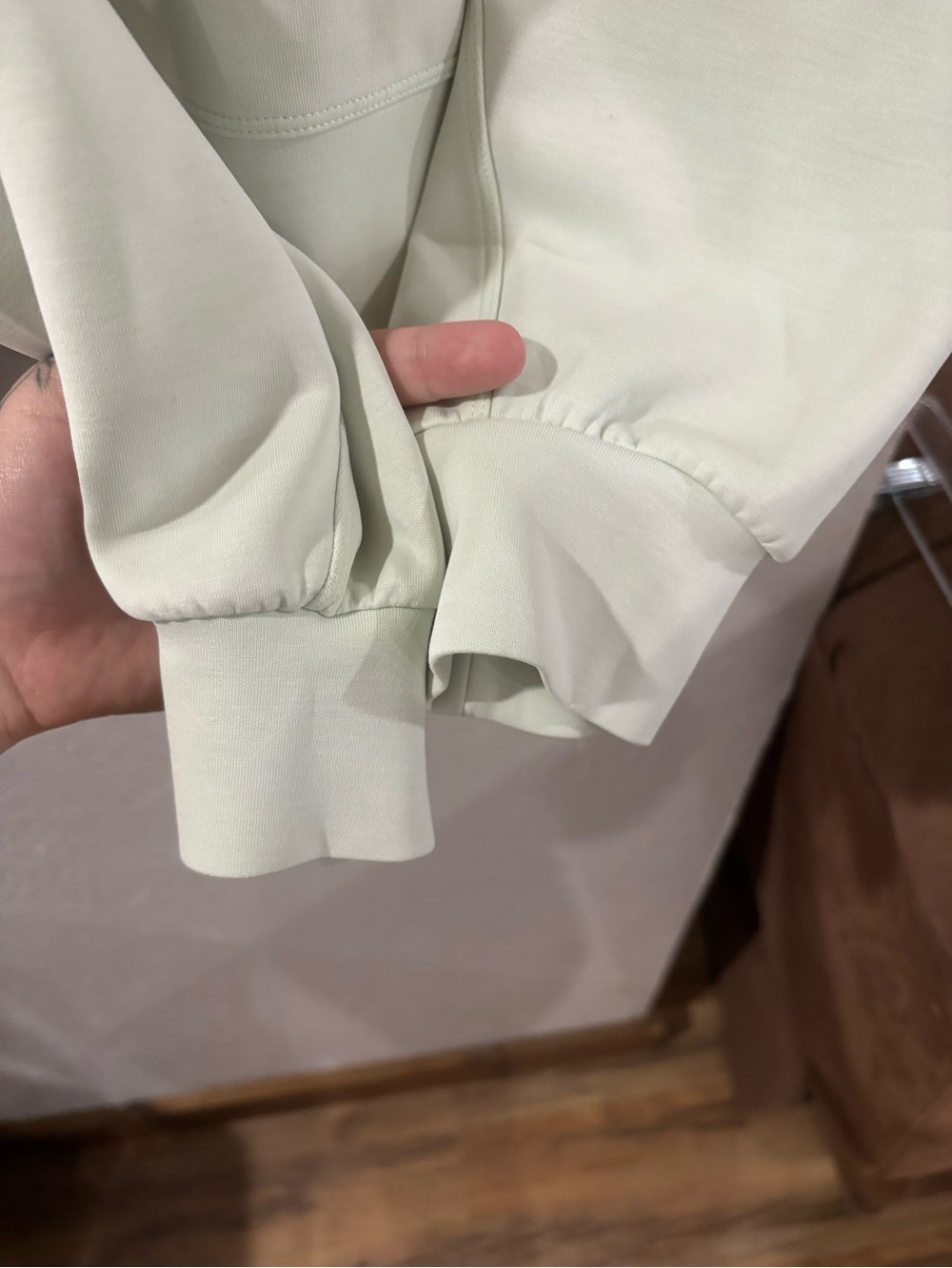 Lululemon Softstreme Perfectly Oversized Cropped Crew in Kohlrabi Green Sz 10 - Picture 6 of 6